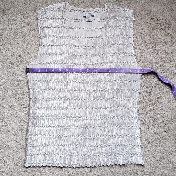 Y2K Dress Barn Shirred Champagne Sleeveless Top - Picture 2 of 4